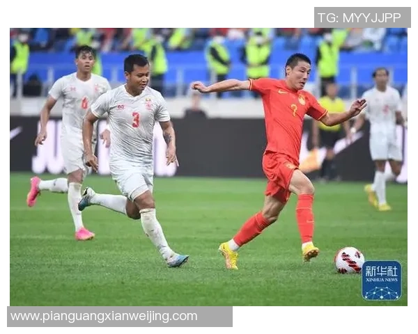 武磊在国际舞台上展现足球才华成为中国足球明星的崛起之路